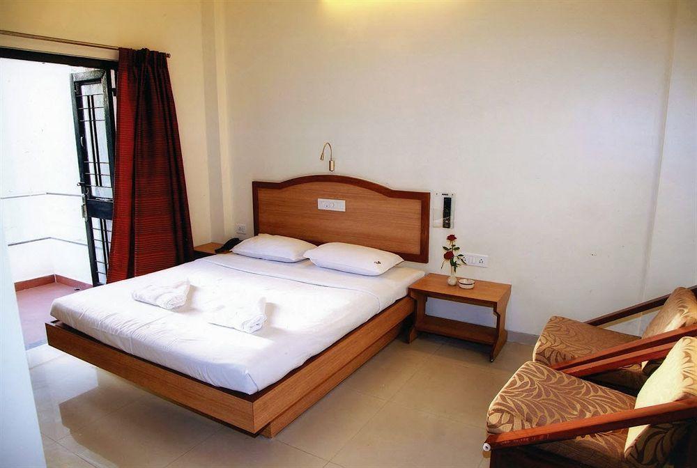 Hotel Ashiyana Pune Exterior photo